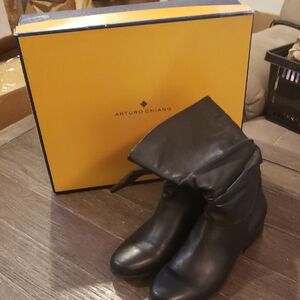 Arturo Chiang Sleek Black Boots 8.5